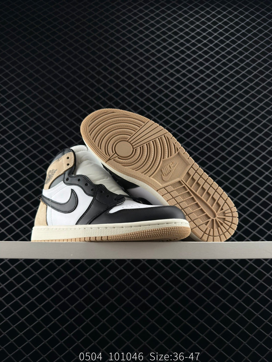 Nike Air Jordan 1 Retro High OG”Black/White“